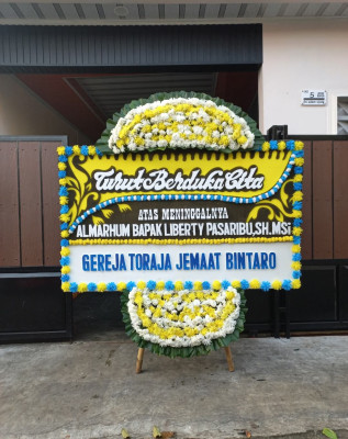 Papan Bunga Duka di Gunung Sarik