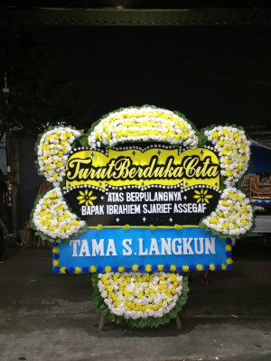 Papan Bunga Duka di Gunung Sarik